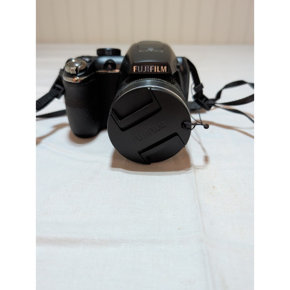 Fujifilm FinePix S4500 Digital Bridge Camera 30x Zoom Black w/ Case & Strap